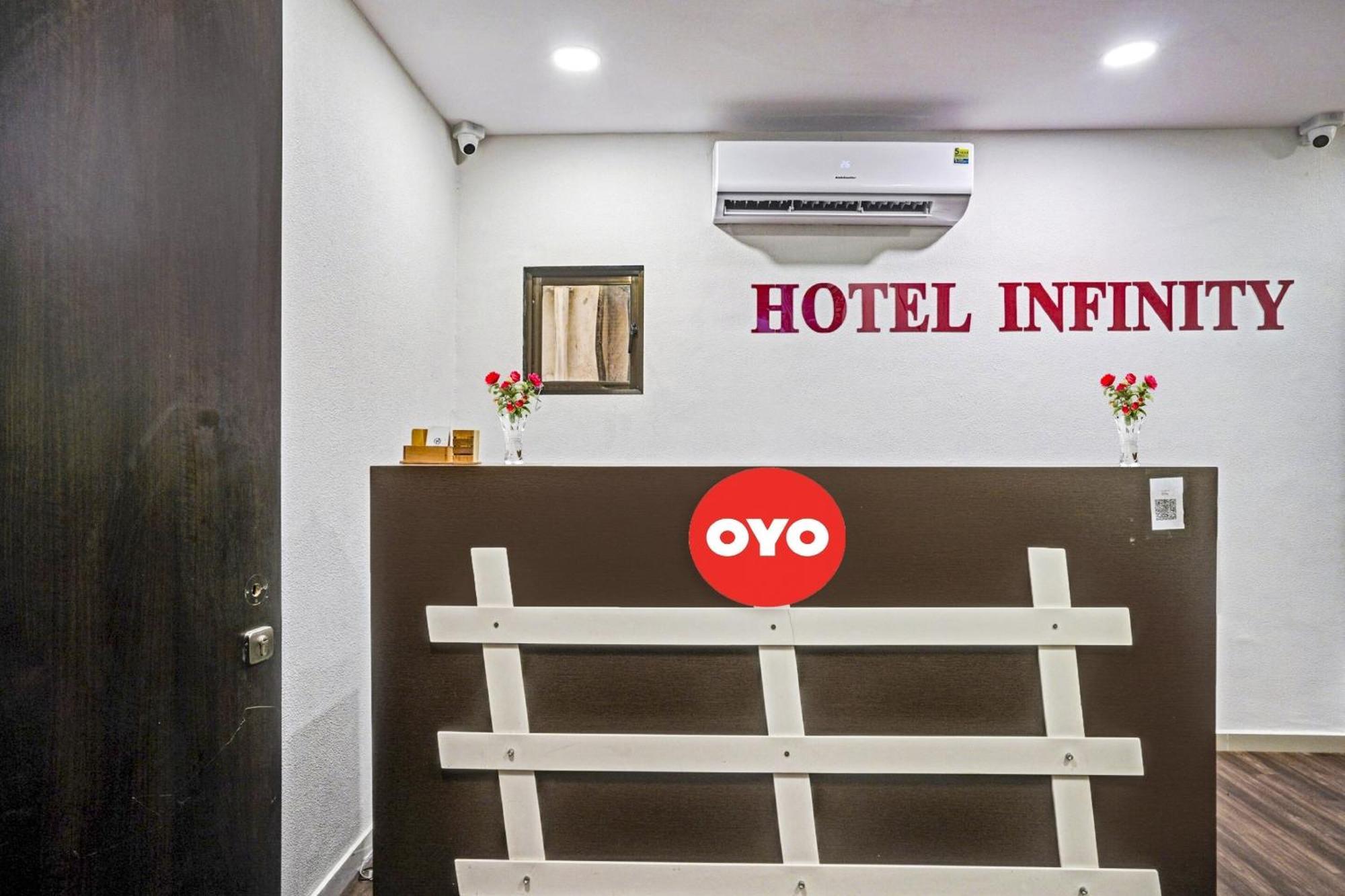 Hotel O Infinity Surat Exterior photo
